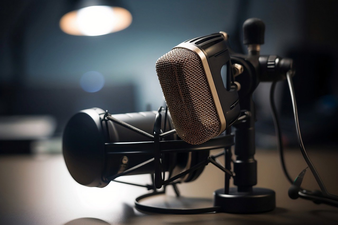 Hoe Shock Mounts De Geluidskwaliteit Van Podcasts Verhogen